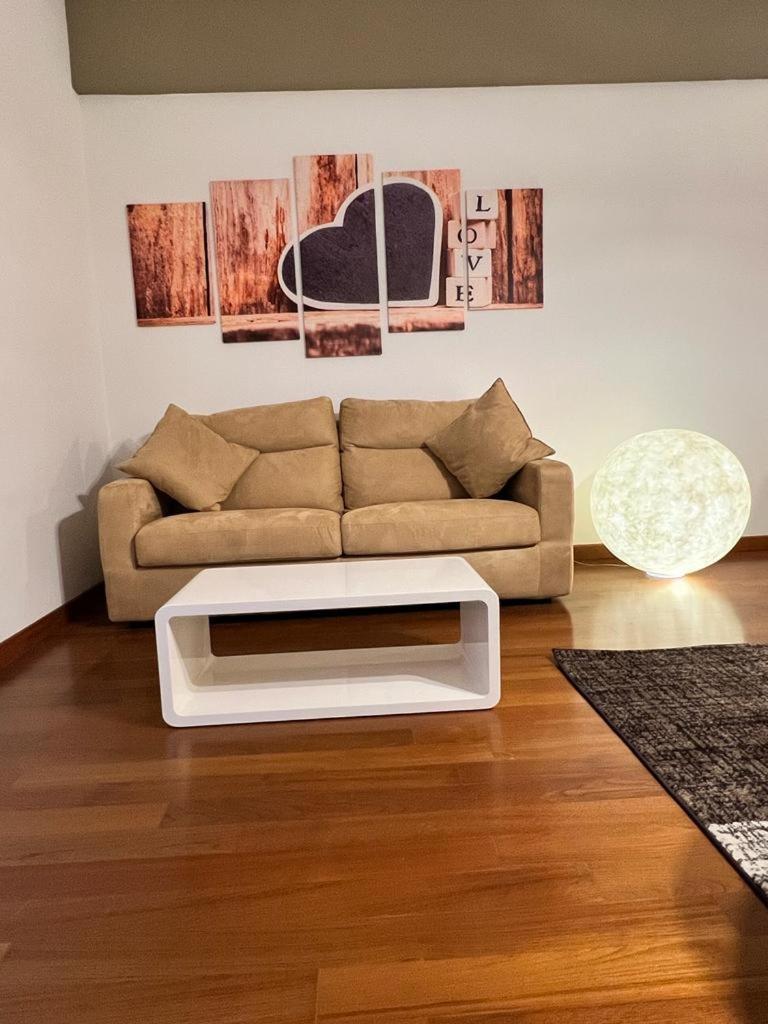 Piazza Italia Luxury Apartment 끼안챠노테르메 외부 사진